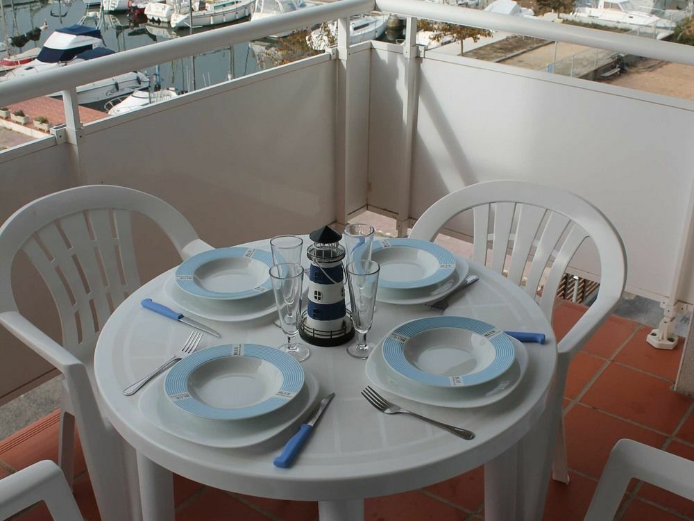 Port Canigo Apartments 로지즈 외부 사진